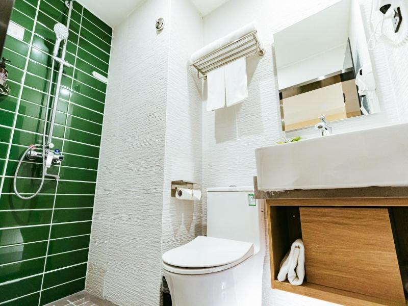 Greentree Inn Shanghai Huangxing Park Subway Station Express Hotel Esterno foto