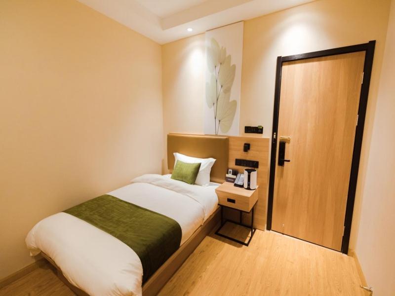 Greentree Inn Shanghai Huangxing Park Subway Station Express Hotel Esterno foto