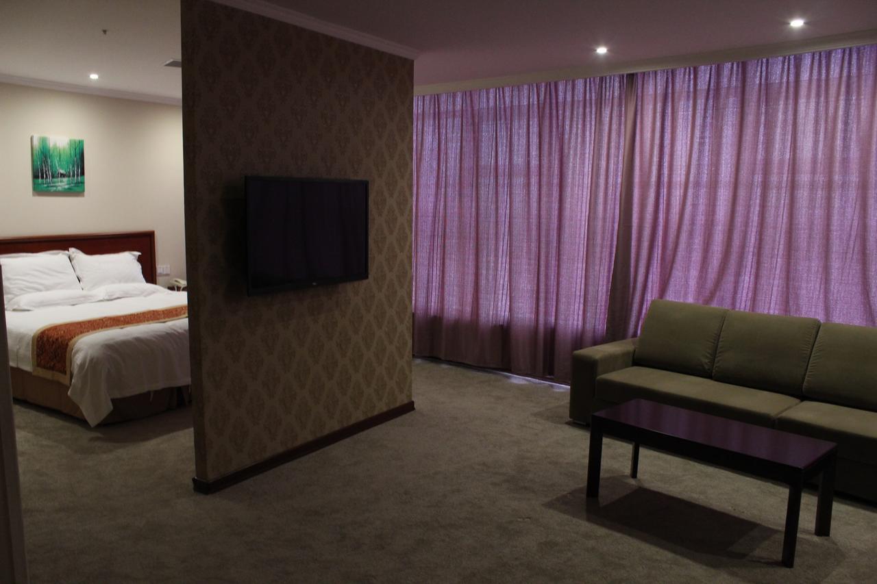 Greentree Inn Shanghai Huangxing Park Subway Station Express Hotel Esterno foto